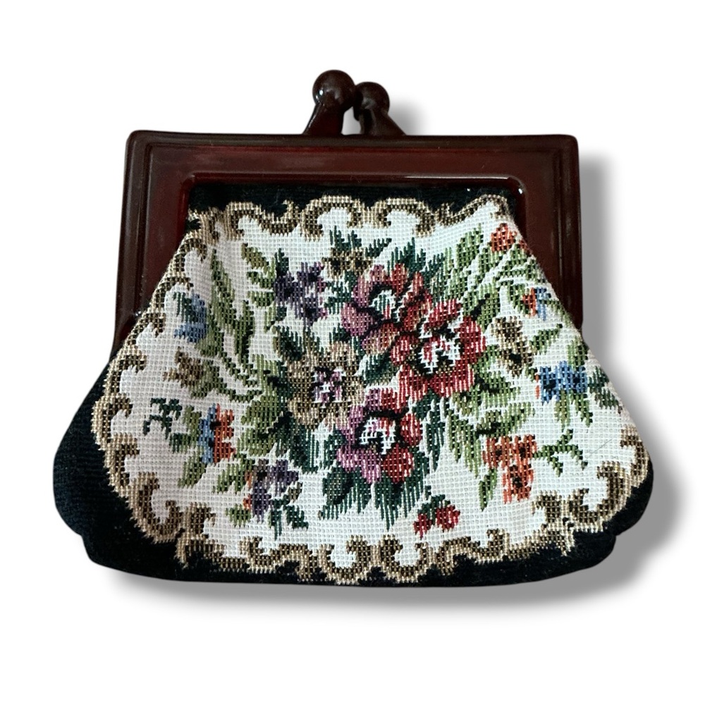 Floral Tapestry Clasp Coin Purse